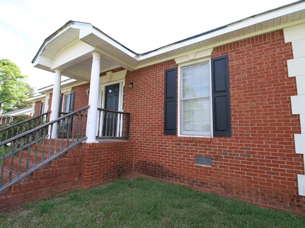 642 N Pine Hill Rd, Griffin, GA 30223