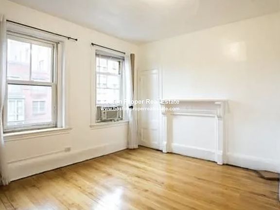 3rd image of 109 Dartmouth St #4