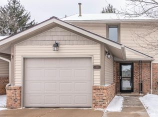 832 Moore Dr, Chelsea, MI 48118