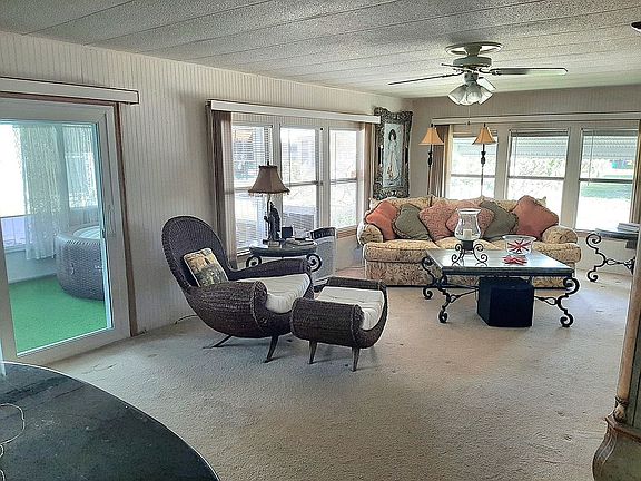 5th image of 969 Questa Ave E
