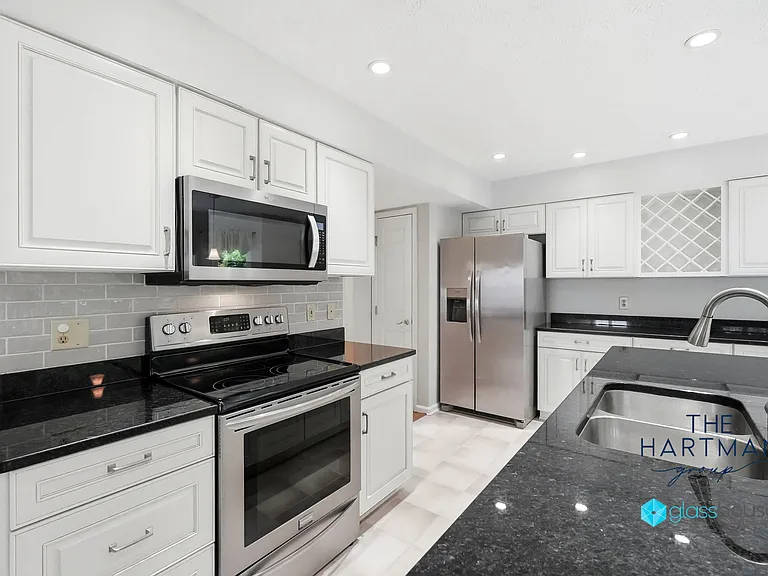 990 Mistic Ln — Photo 14