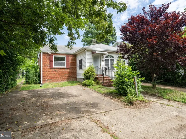 929 19th St S, Arlington, VA 22202