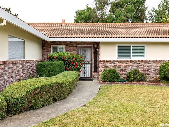 2nd image of 241 Riverbrook Way