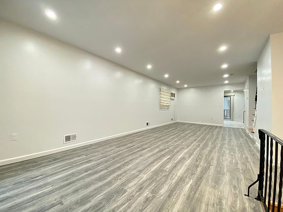 3rd image of 847 Tysens Ln