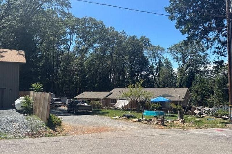1st image of 5860 Madrone Dr