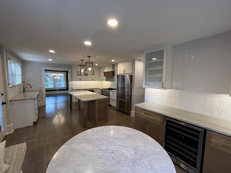 1509 E Jefferson St #X — Photo 21