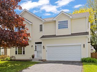 900 Chelsea Ct, Aurora, IL 60504