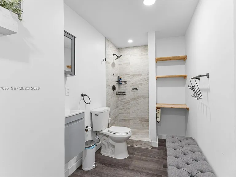 8220 Hawthorne Ave — Photo 37