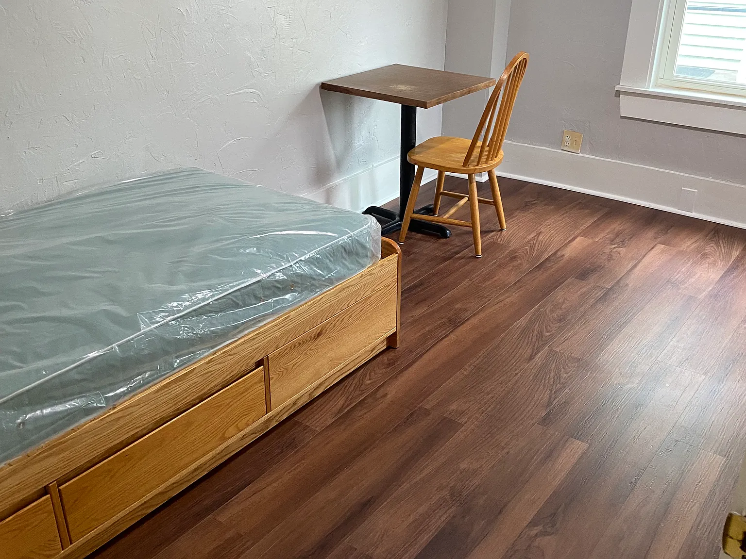 Studio, 1500 sqft, $860 — Photo 1