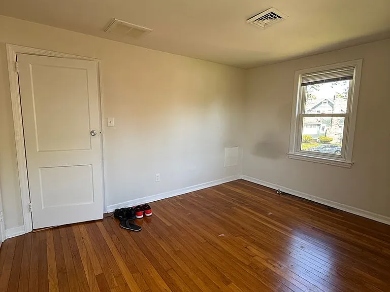 203 Reading Ave #&-302 — Photo 13