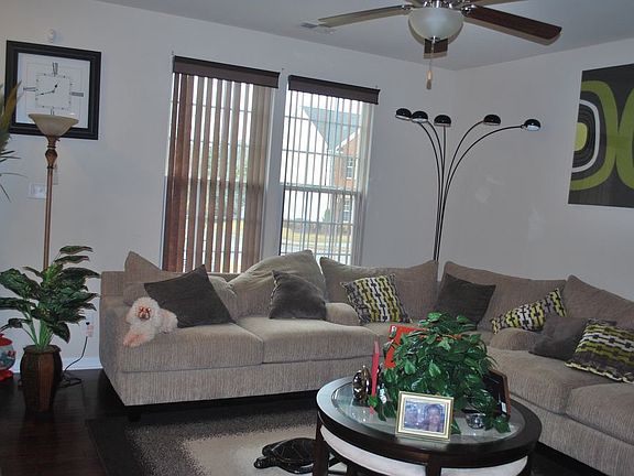 4th image of 8152 Creekside Village Dr