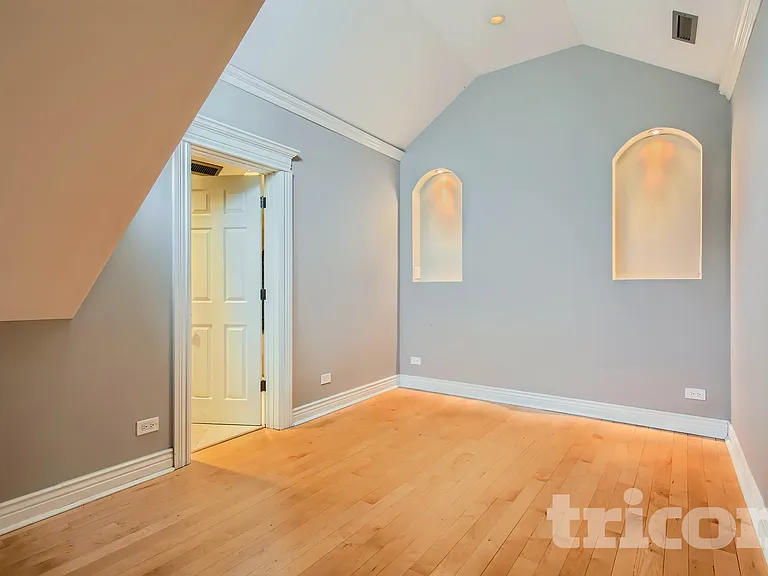 11059 Catherine Dr — Photo 9