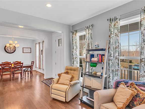 4th image of 117 Overbrook Dr
