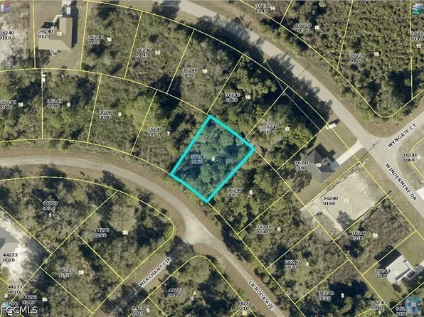 1888 La Roda Ave, Lehigh Acres, FL 33972