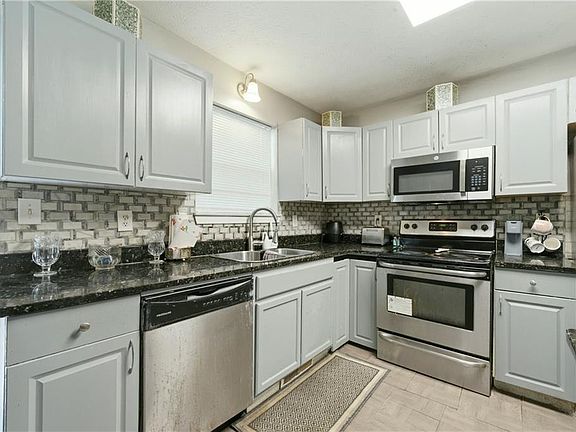 5th image of 109 Halifax Dr