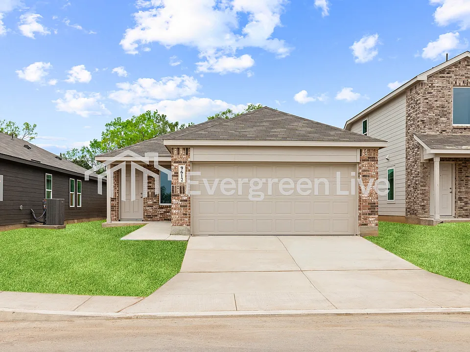 1240 Magnolia Trl
