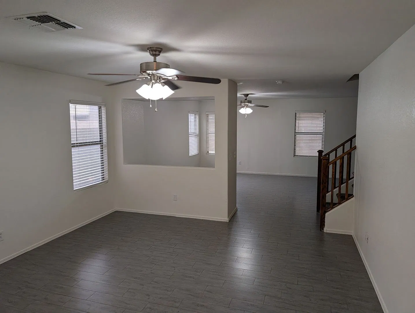 4 Bedroom 2.5 Bath Single Family Home In Peoria Madison Estates Community 2 Story — Photo 3