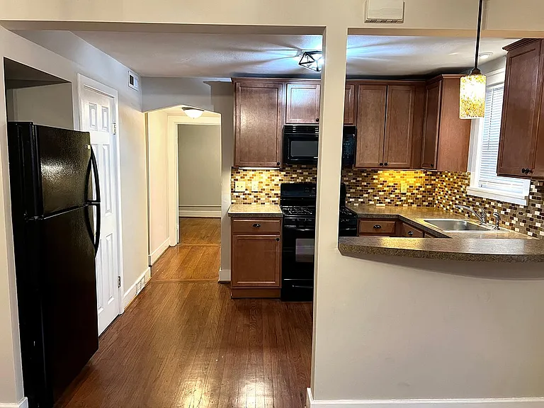 303 Richmond Ave #105 — Photo 8