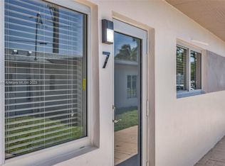 414 SE 4th Ave #1-2, Hallandale, FL 33009