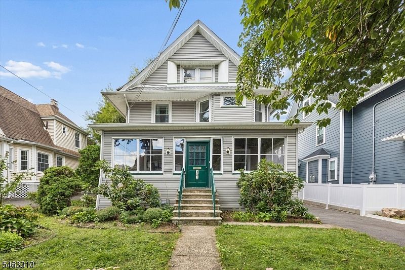 1st image of 34 Hasbrouck Pl
