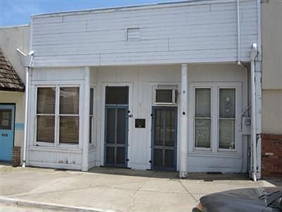 1st image of 412 Main St