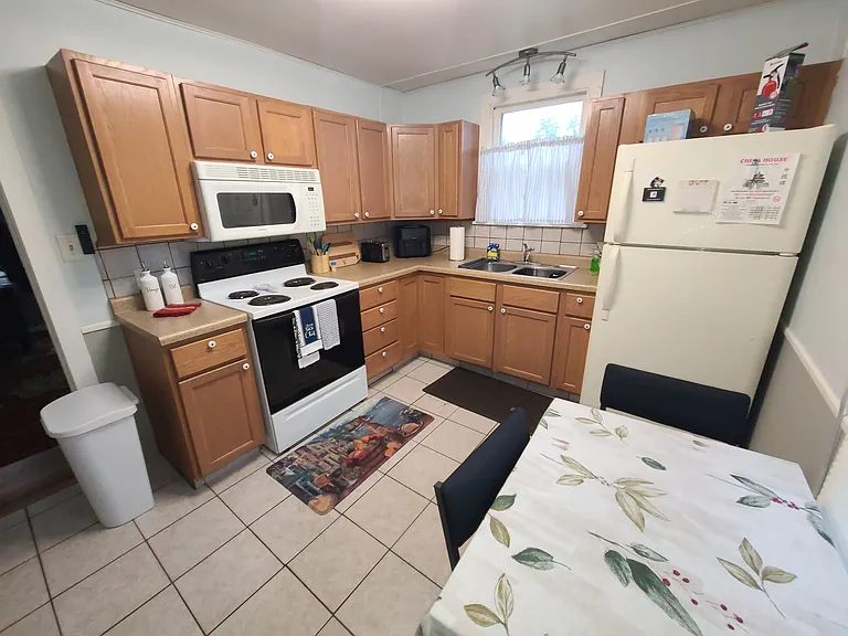 602 E Battell St #602 — Photo 7
