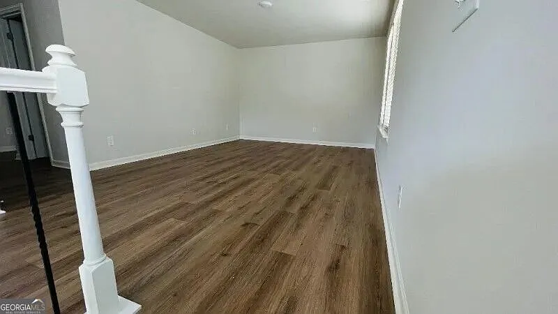 4 bed, 2.5 bath, 2069 sqft, $2,800 — Photo 3