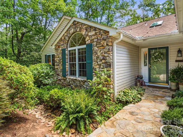 12 New Cross, Asheville, NC 28805