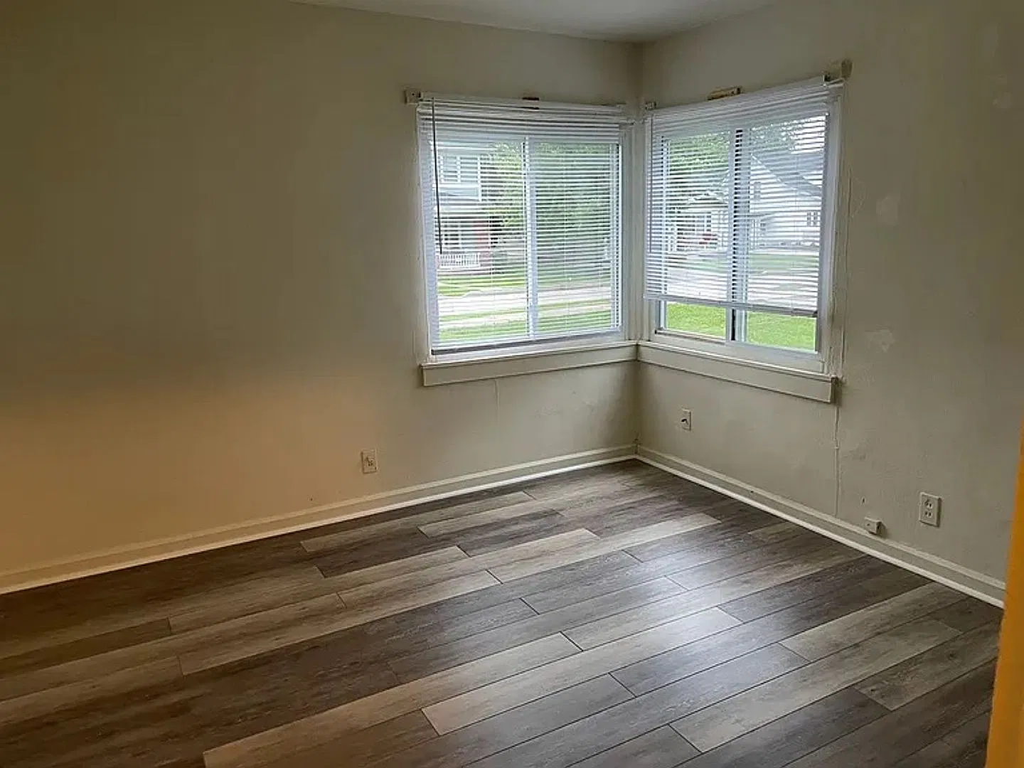 5BR across from Campus! — Photo 4