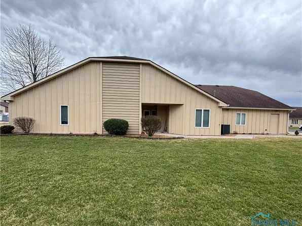 701 Burr Rd APT 28, Wauseon, OH 43567