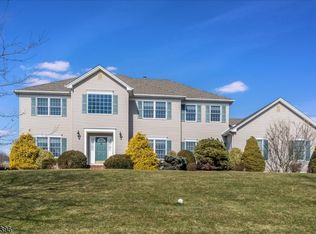 12 Blackberry Pl, Long Valley, NJ 07853