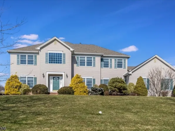 12 Blackberry Pl, Washington Twp., NJ 07853