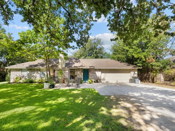 1400 E Lake Dr, Weatherford, TX 76087