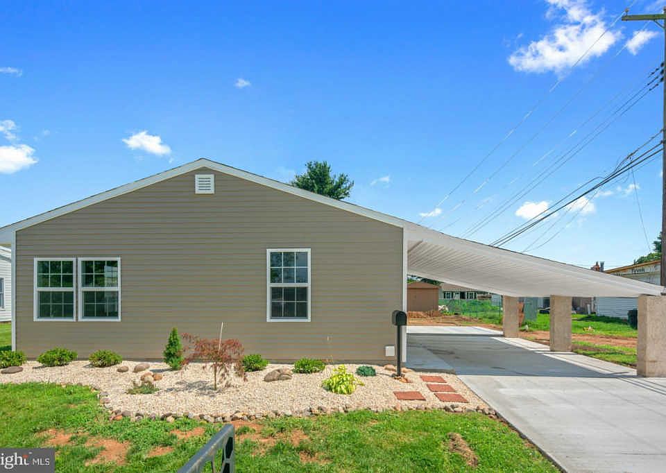 1st image of 6 Poplar Ln