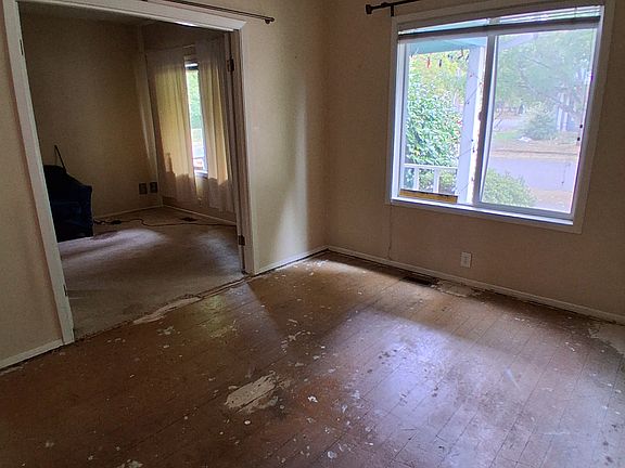 3rd image of 8005 SE 24th Ave