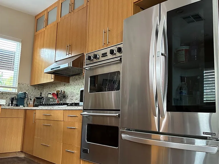 1018 La Presa Dr — Photo 3