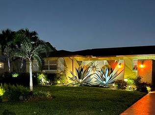 402 Wildwood Pkwy, Cape Coral, FL 33904