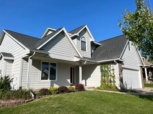 15177 Hawthorn Dr, Clive, IA 50325