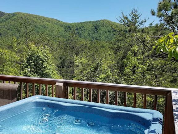 9th image of 909 Fawn Hollow Trl