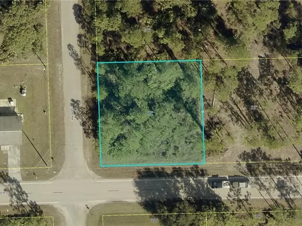 801 E 10th St, Lehigh Acres, FL 33972