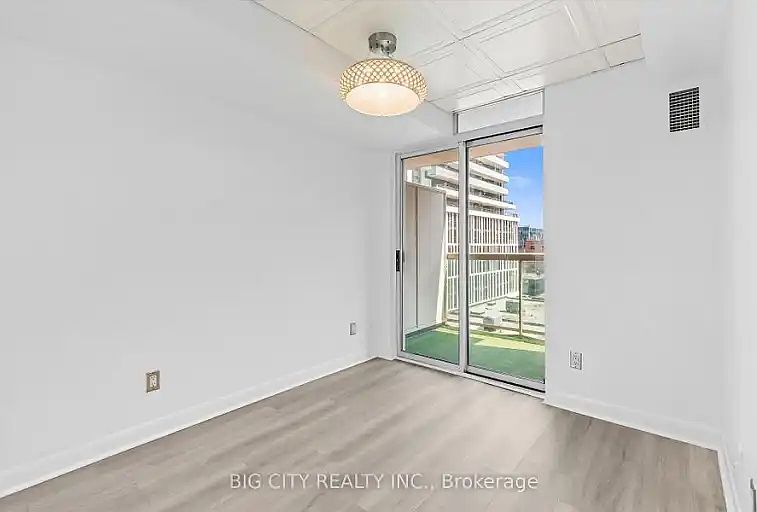 1st image of 313 Richmond St E #556