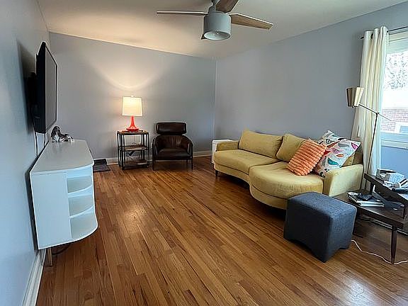 3rd image of 1011 Rosewood Dr