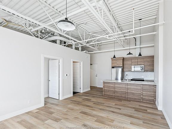 4th image of 5841 Malden Rd #201