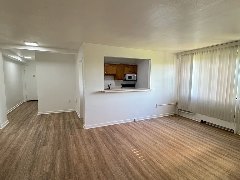 11720 Edgewater Dr #608 — Photo 2
