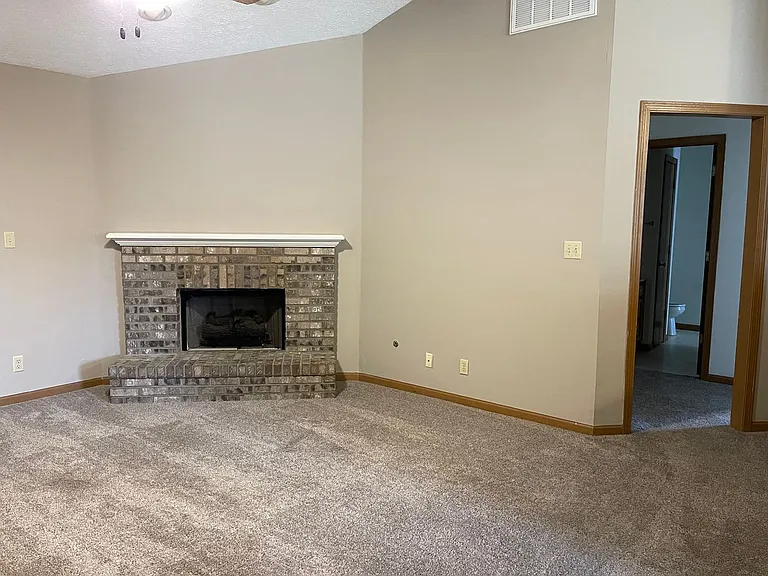 3247 Hopkins Ct — Photo 3