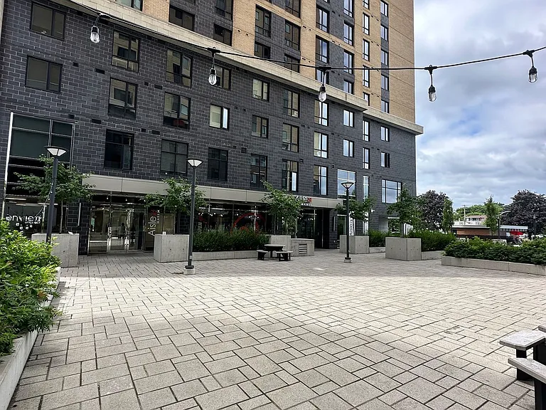 105 Champagne Ave S #1517 — Photo 26