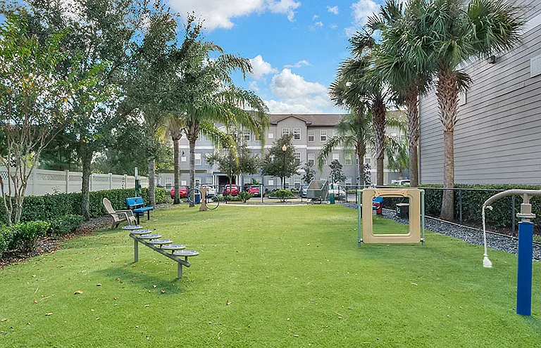 Andros Isles Apartments — Photo 38