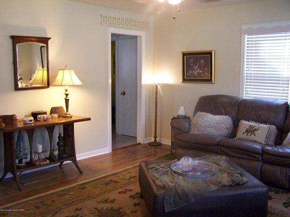 4th image of 1003 Park Ave