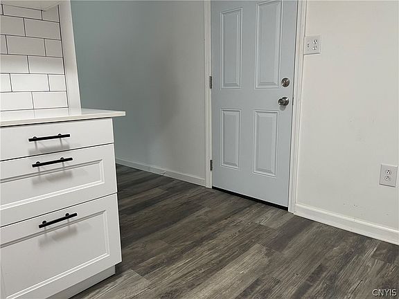 4th image of 155 Malden Rd