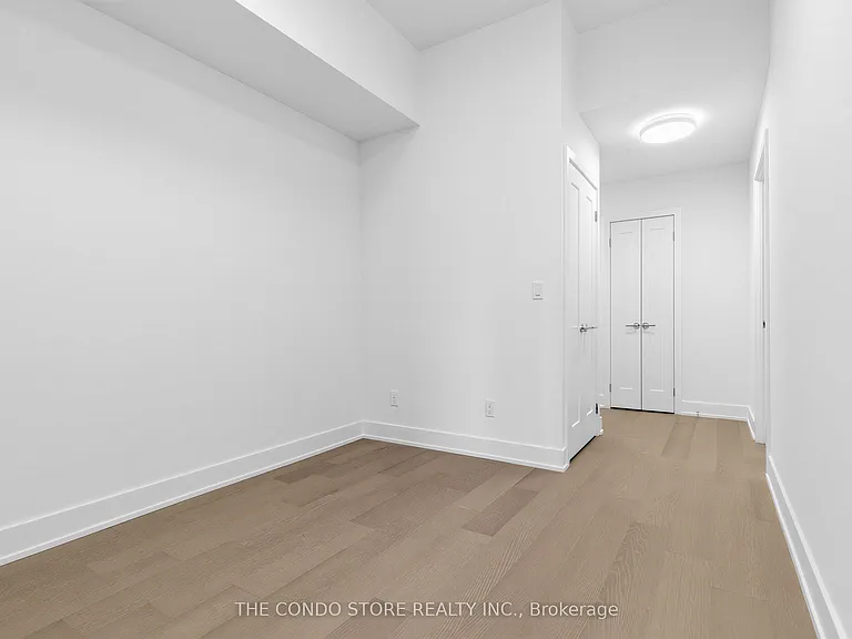 8 Manor Rd W #705 — Photo 11